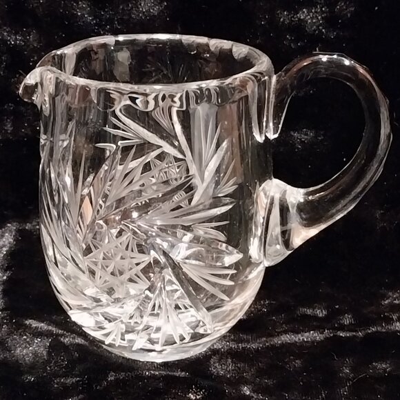 Small Hand-cut crystal glass creamer - Picture 1 of 5